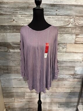 NWT Jennifer Lopez Lavender Cutout Sleeve Scoop Neck Top with Silver Accents
